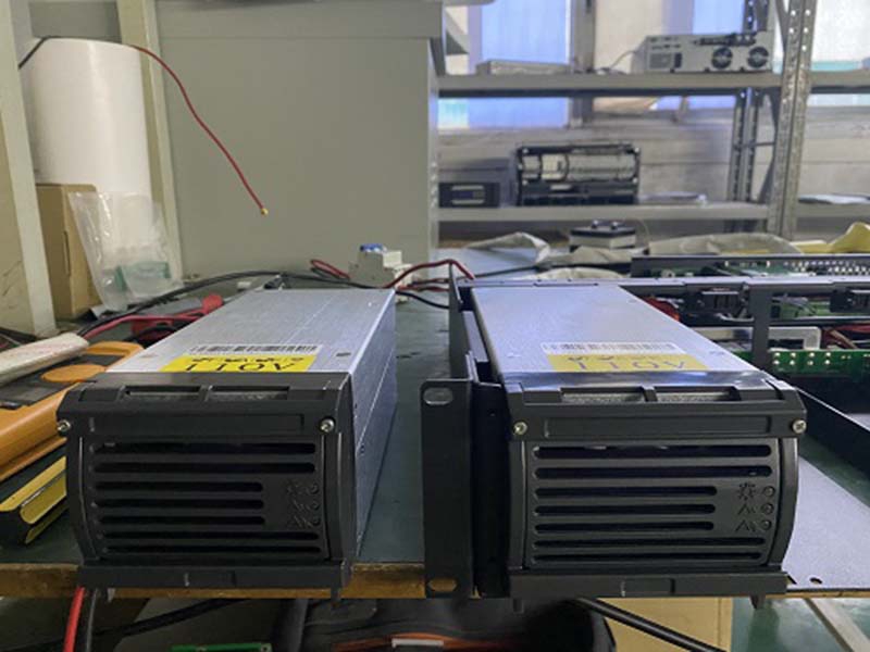 랙 인버터는 전자 장치입니다.